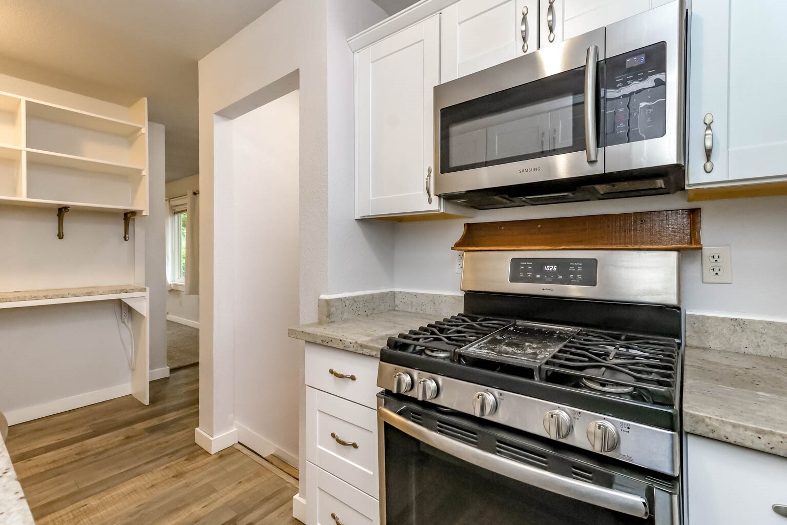 1114 Warren Avenue Property Photo 14