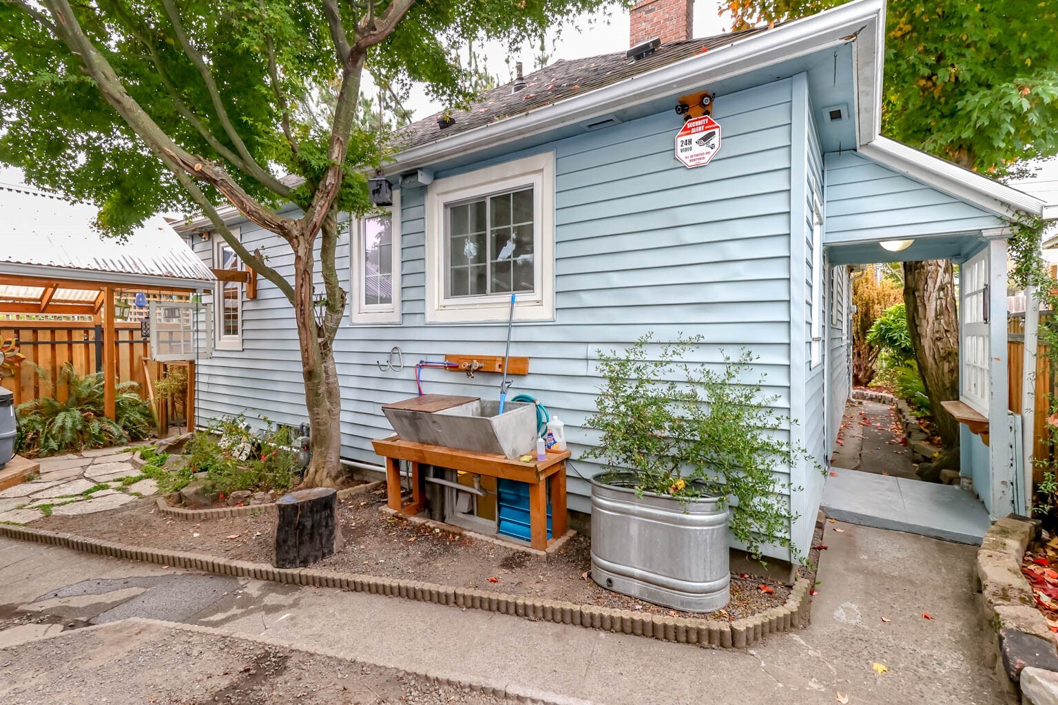1114 Warren Avenue Property Photo 34