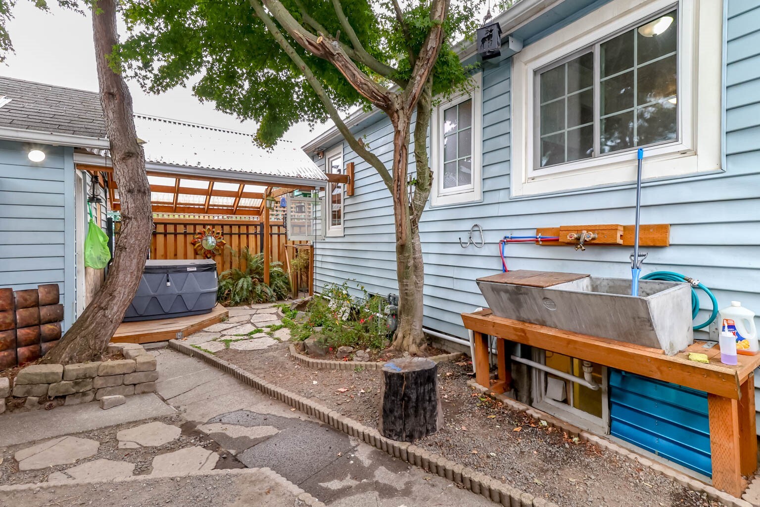 1114 Warren Avenue Property Photo 35