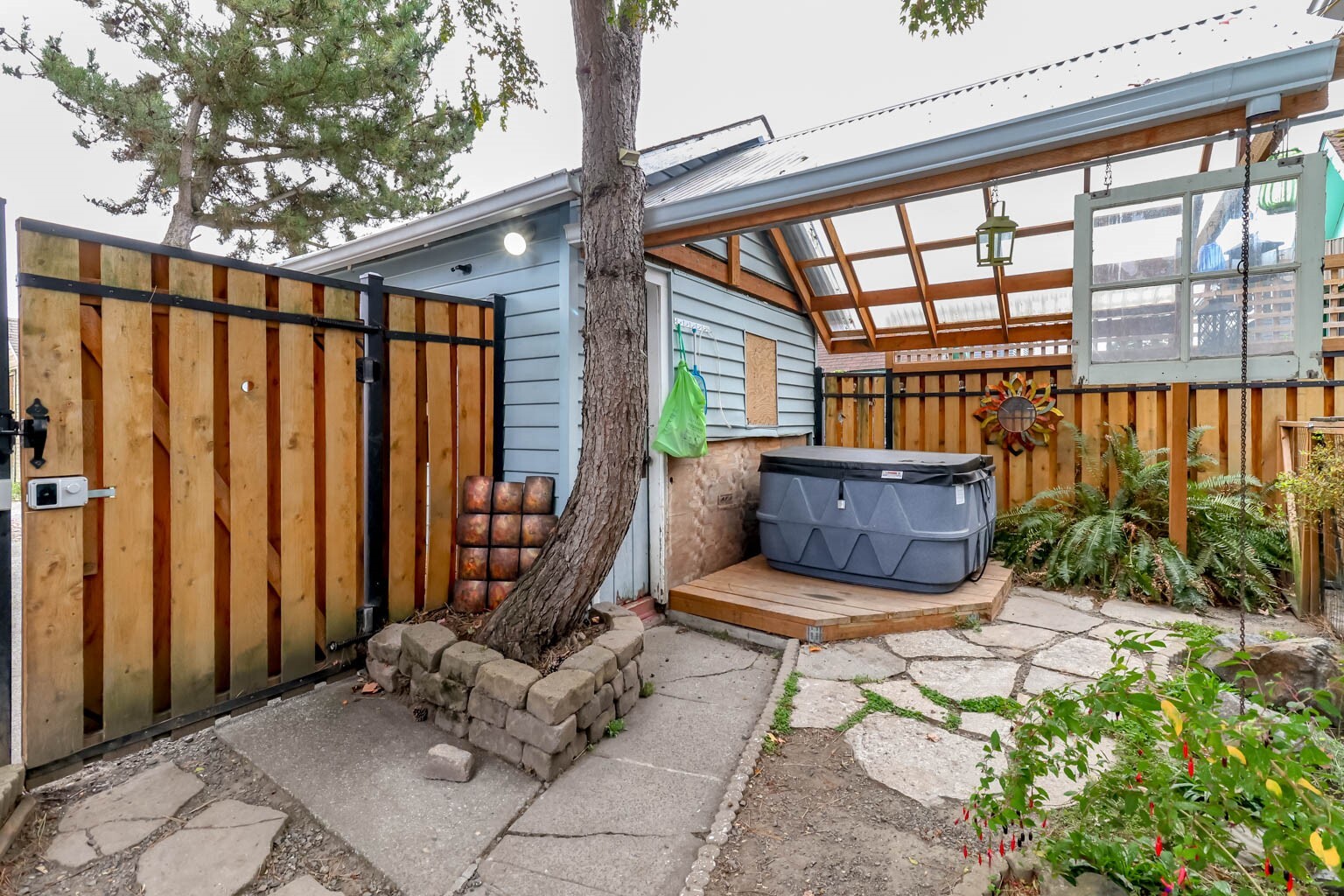 1114 Warren Avenue Property Photo 37