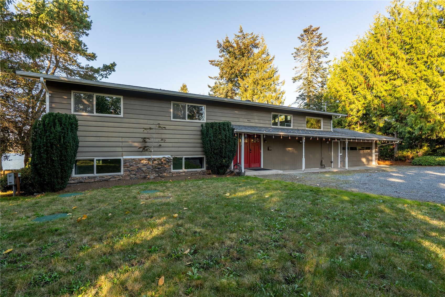 286 E Bartlett Rd Property Photo 2