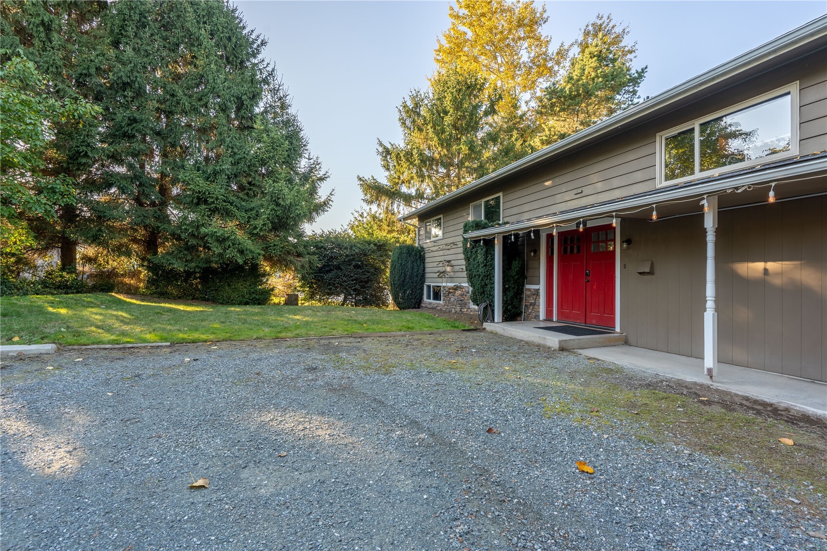 286 E Bartlett Rd Property Photo 3
