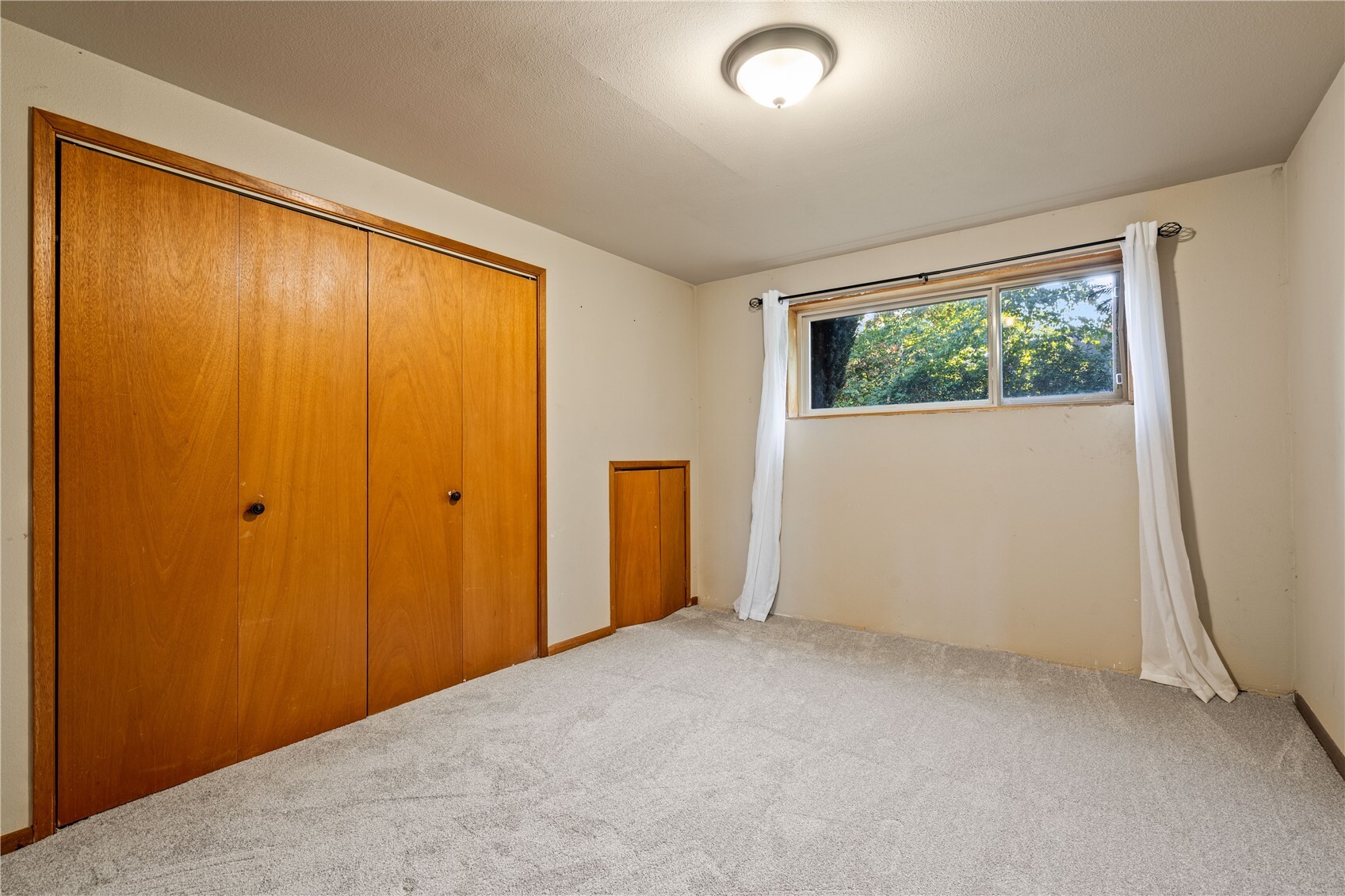 286 E Bartlett Rd Property Photo 20