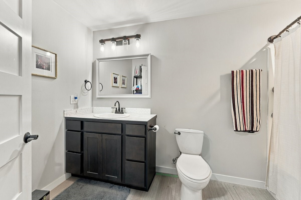 9 Buyas Drive Property Photo 18