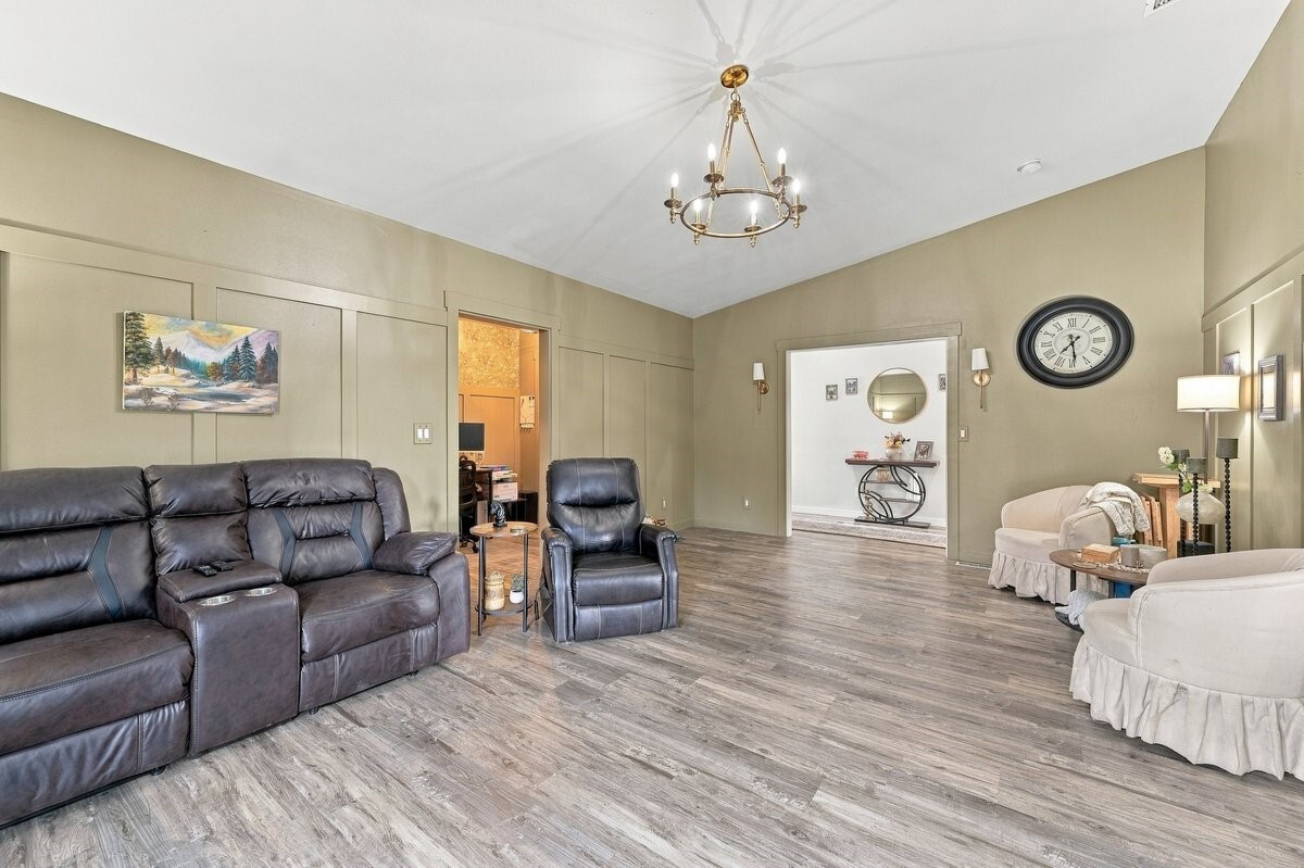 9 Buyas Drive Property Photo 28
