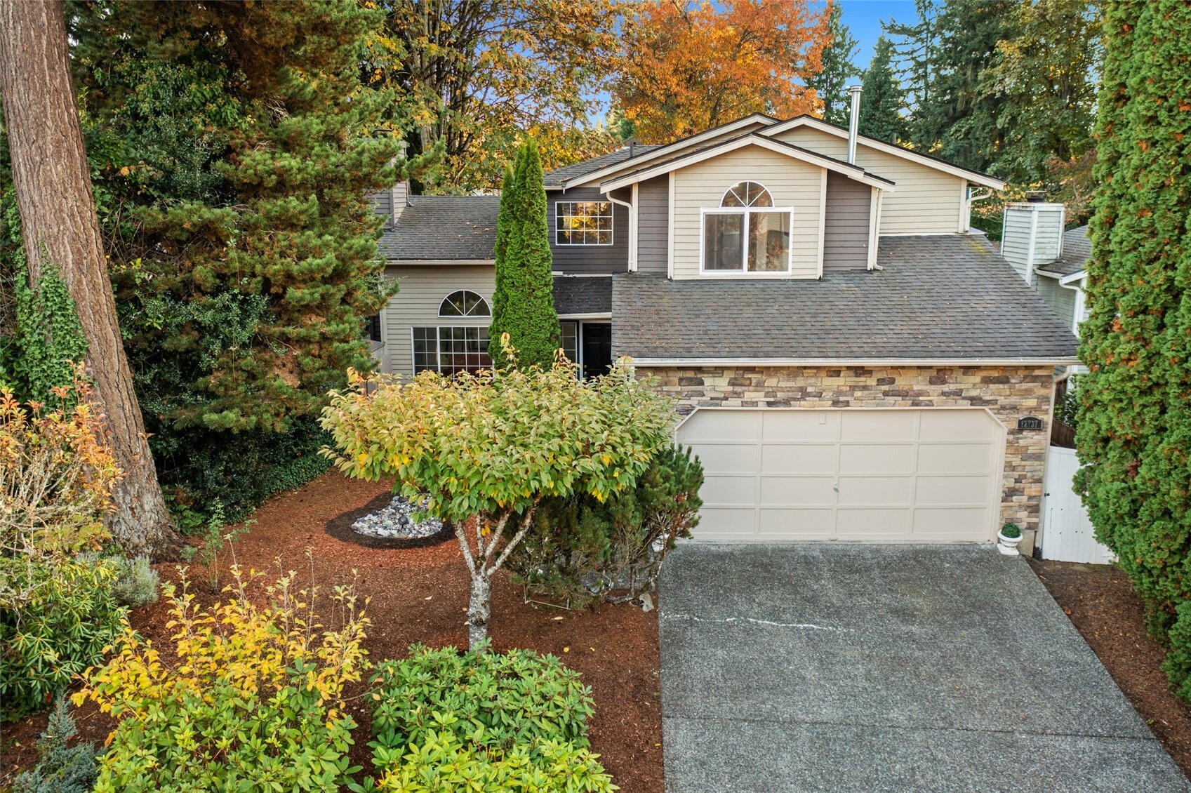 12737 NE 97th Place Property Photo 1