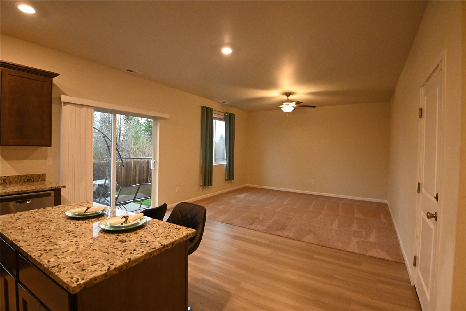 31620 Winston Street Property Photo 6