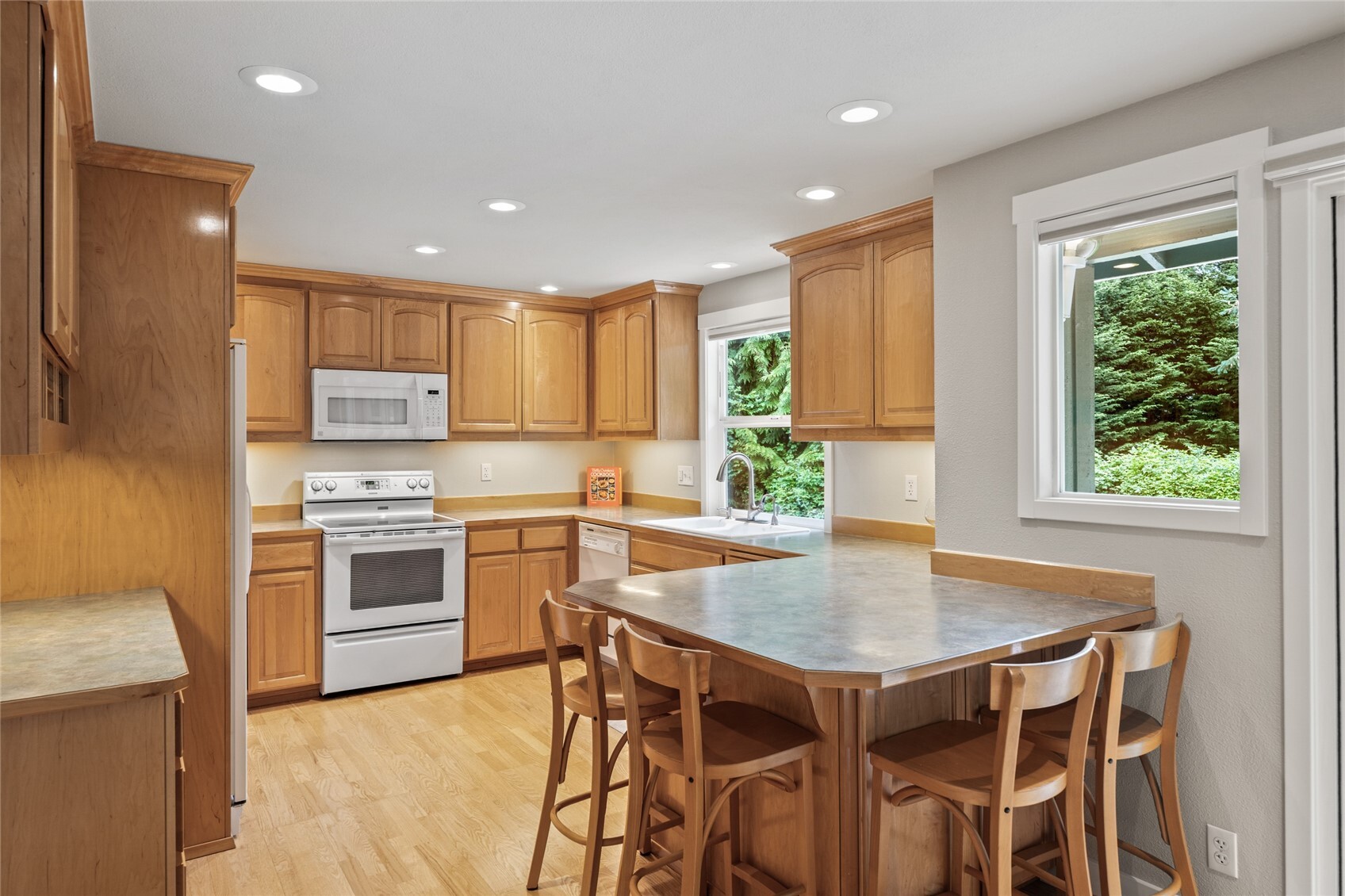 4430 136 Place Property Photo 12