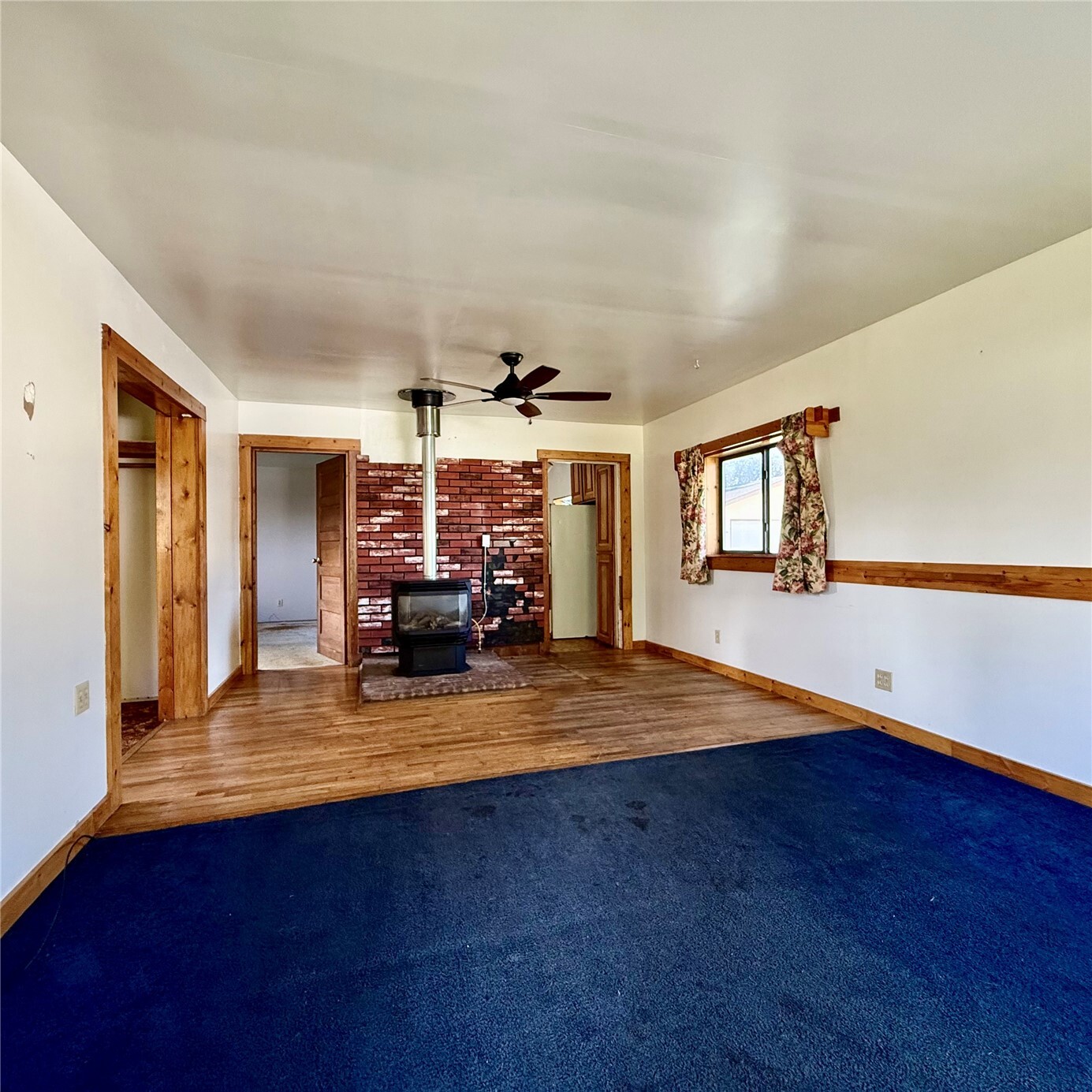 1015 Stockwell Street Property Photo 6
