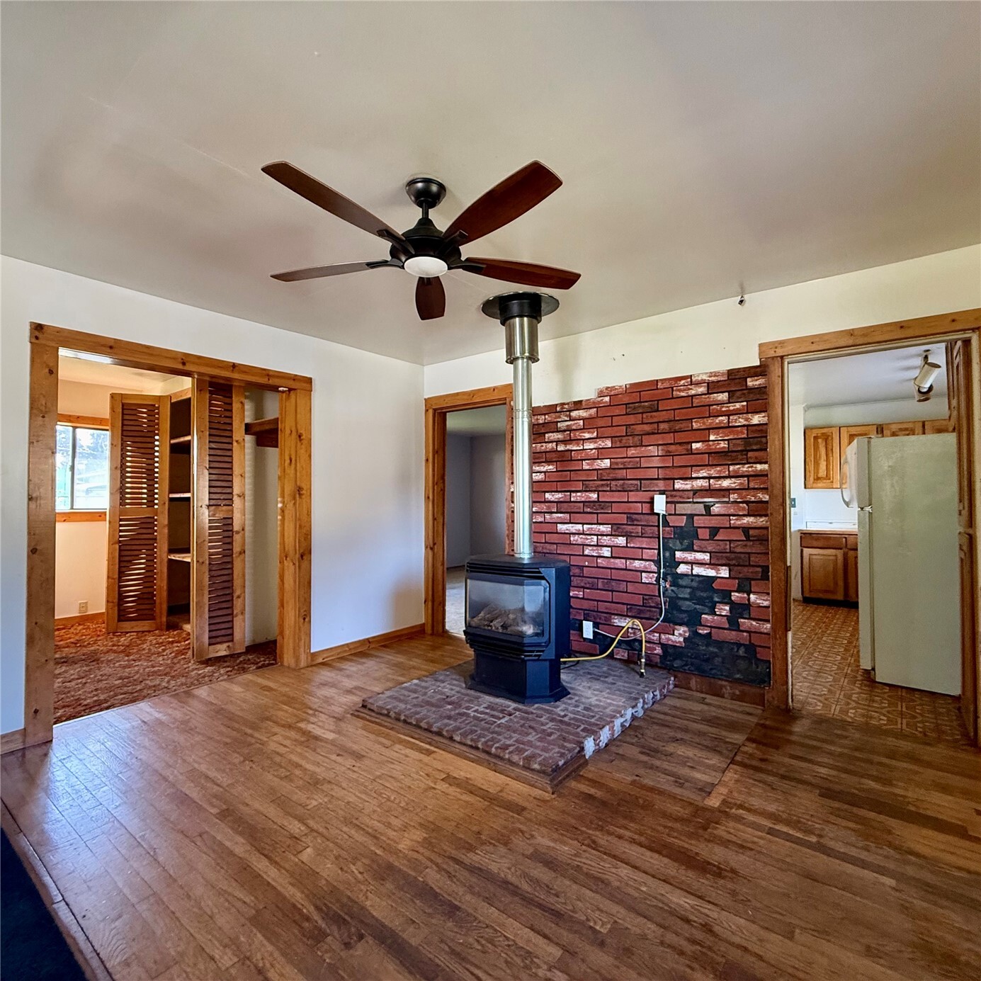 1015 Stockwell Street Property Photo 7