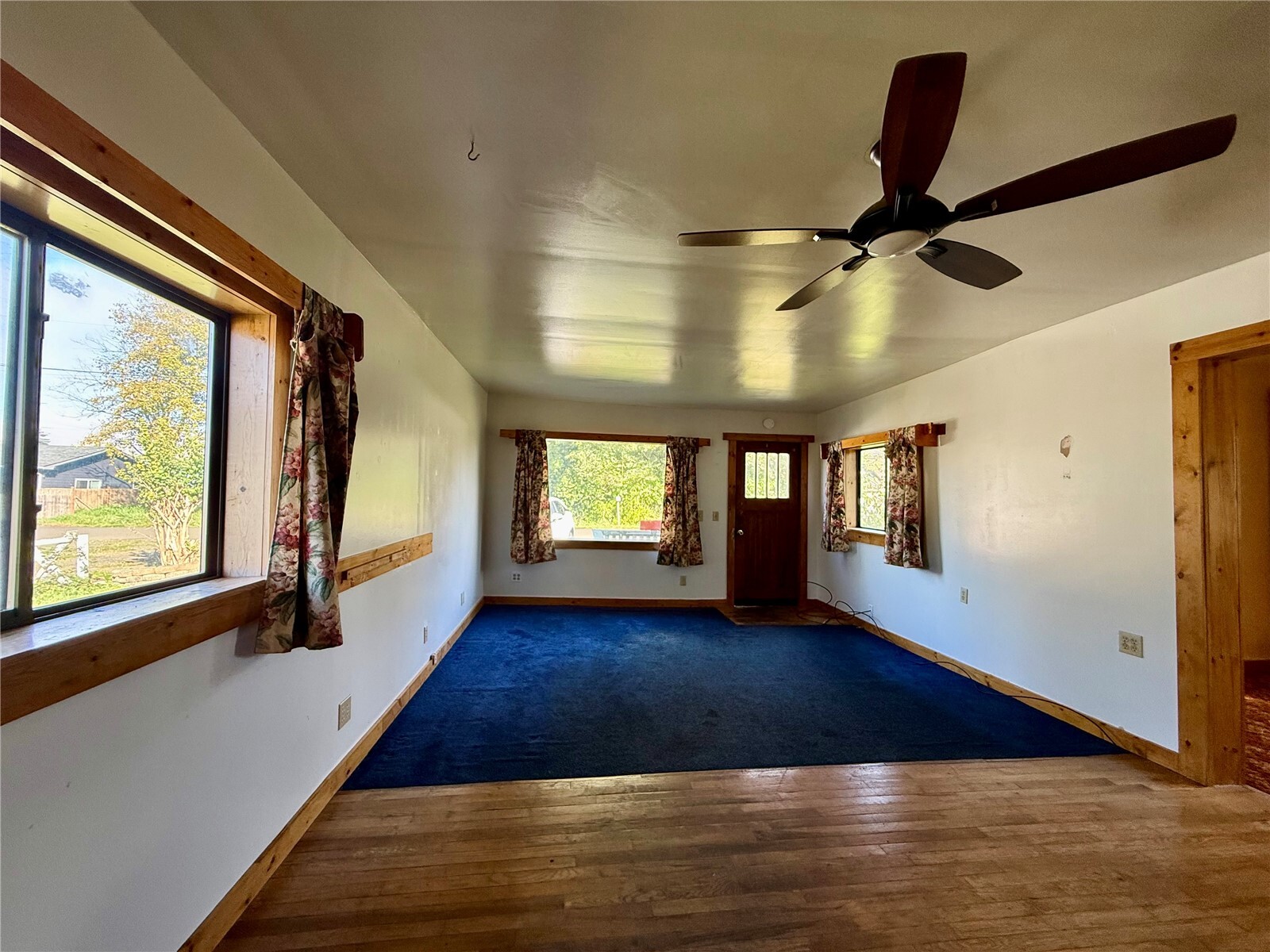 1015 Stockwell Street Property Photo 11