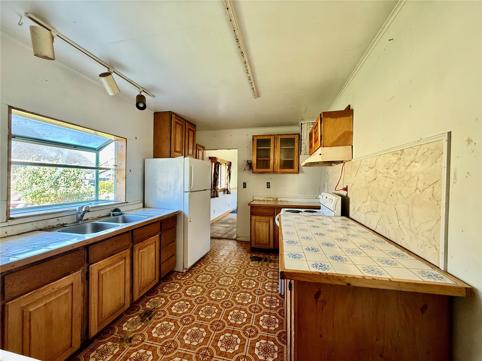 1015 Stockwell Street Property Photo 17