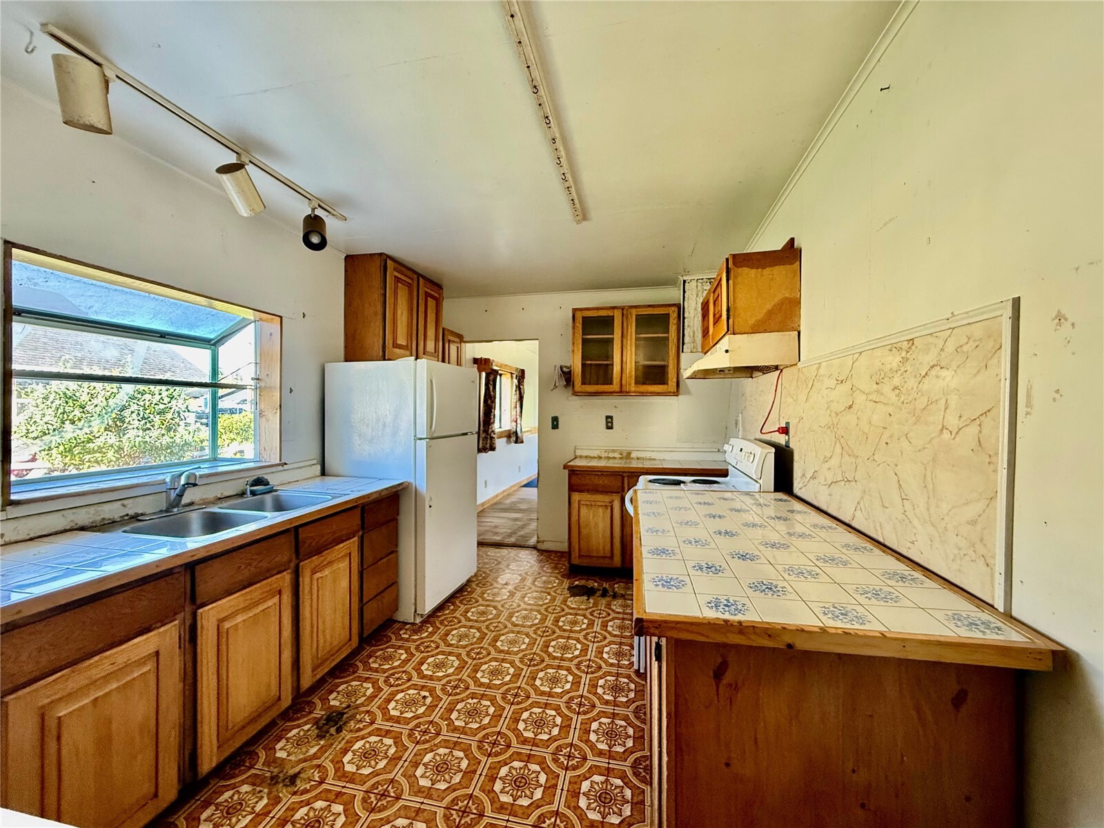 1015 Stockwell Street Property Photo 18
