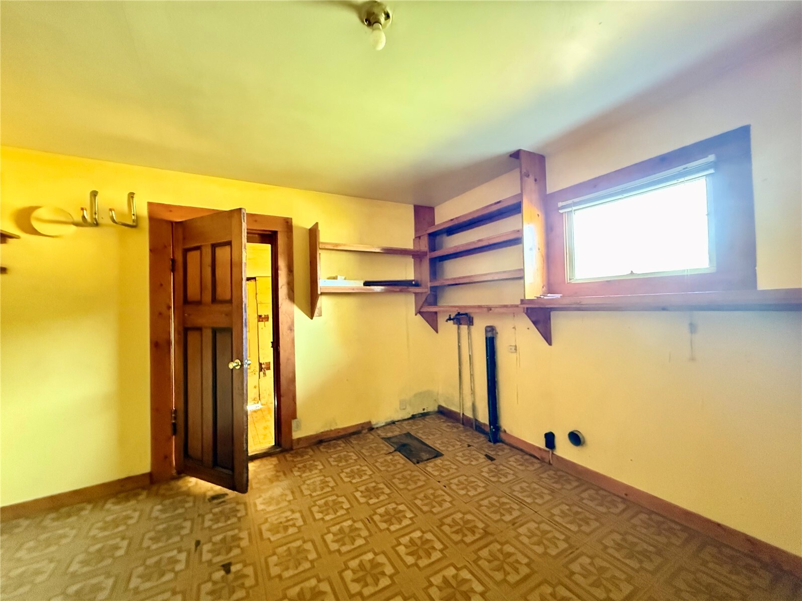 1015 Stockwell Street Property Photo 20