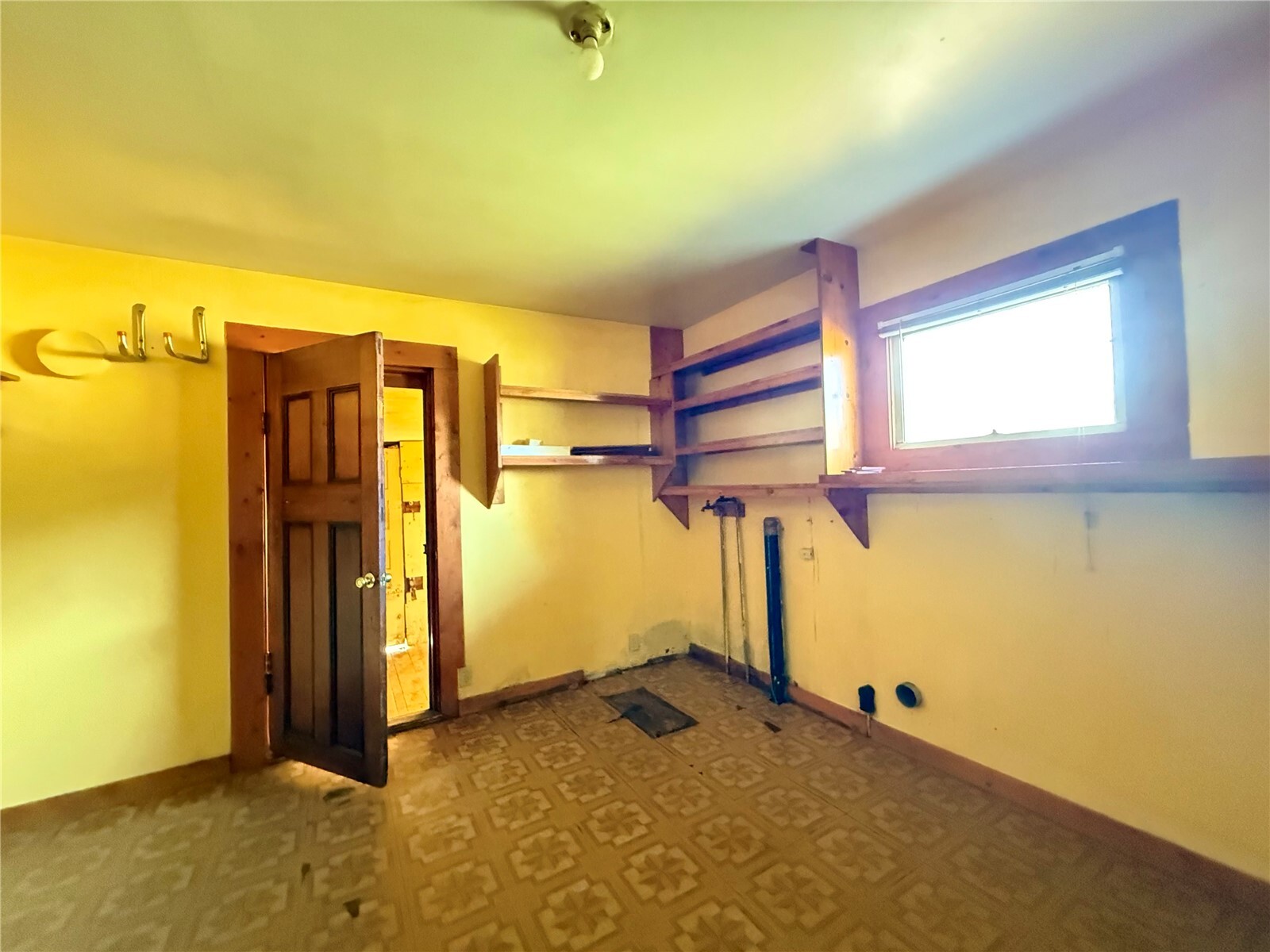 1015 Stockwell Street Property Photo 21