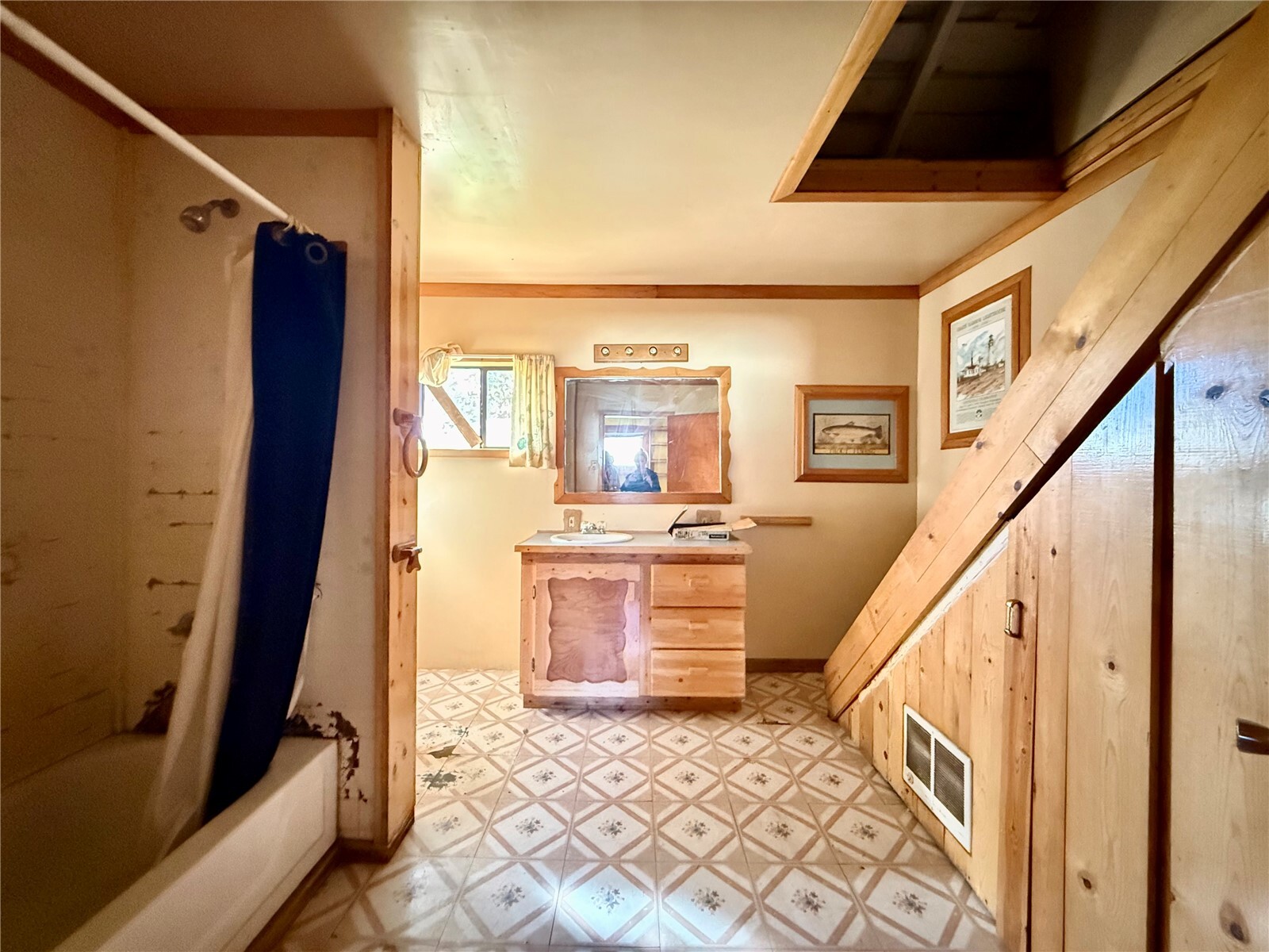 1015 Stockwell Street Property Photo 22