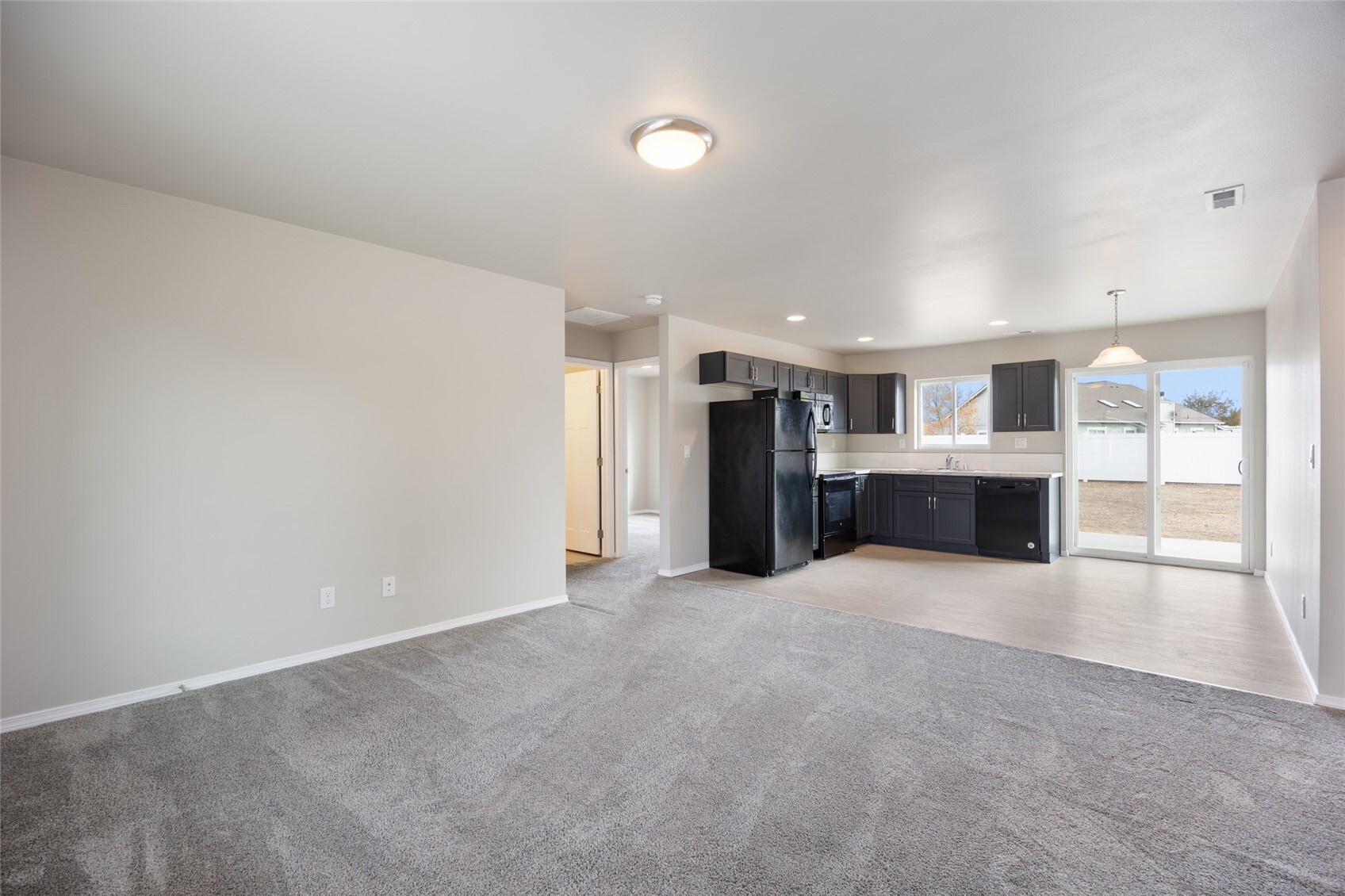 1521 S Roberta Street Property Photo 6