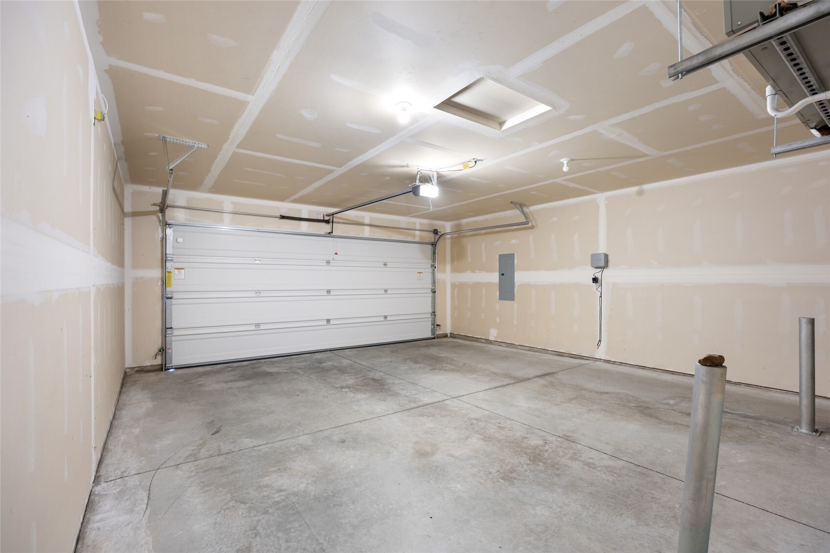 1521 S Roberta Street Property Photo 25