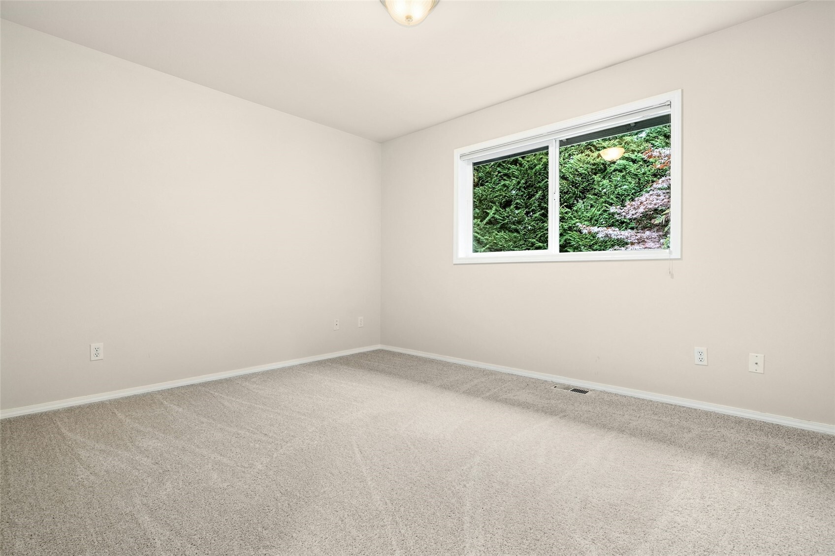 19410 2nd Drive B Property Photo 20
