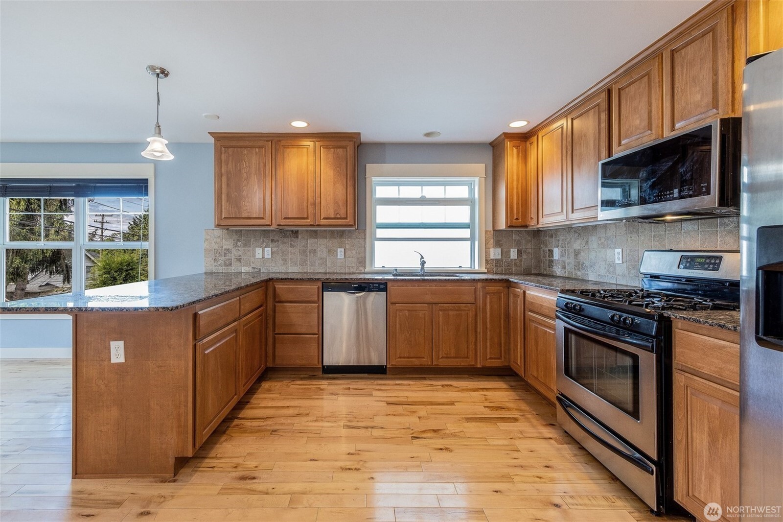 5033 12 Avenue Property Photo 6