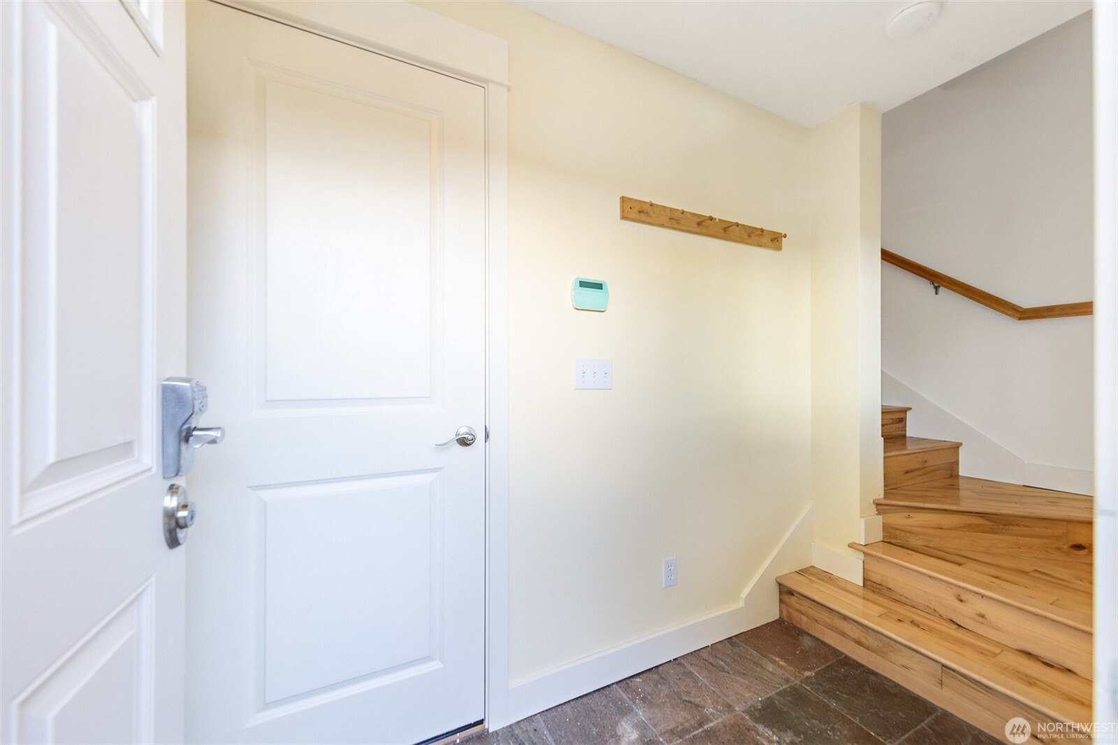 5033 12 Avenue Property Photo 7