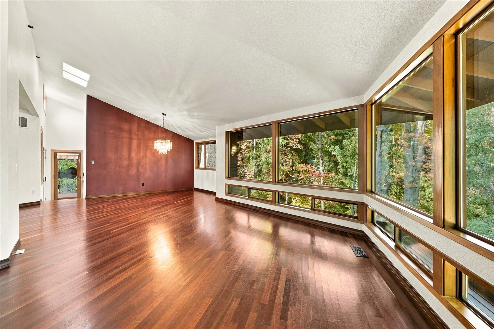 4910 Seabreeze Way Property Photo 11