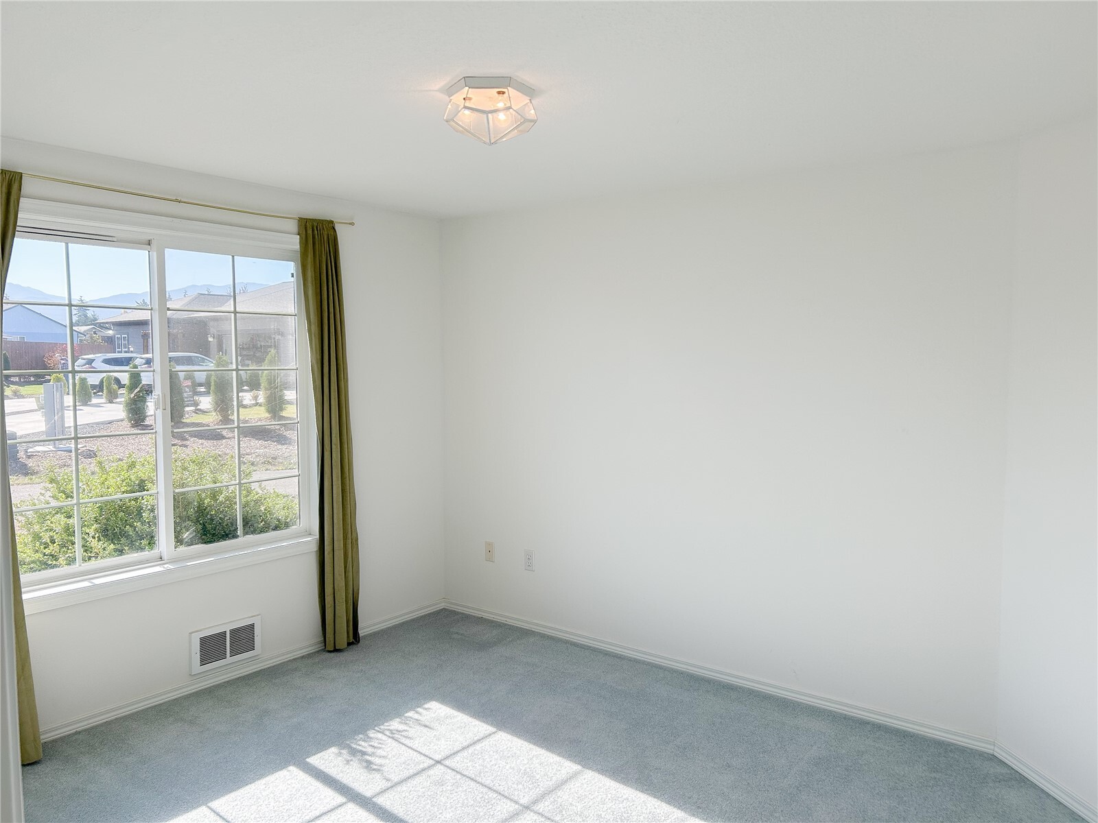62 Heron Way 17b Property Photo 5