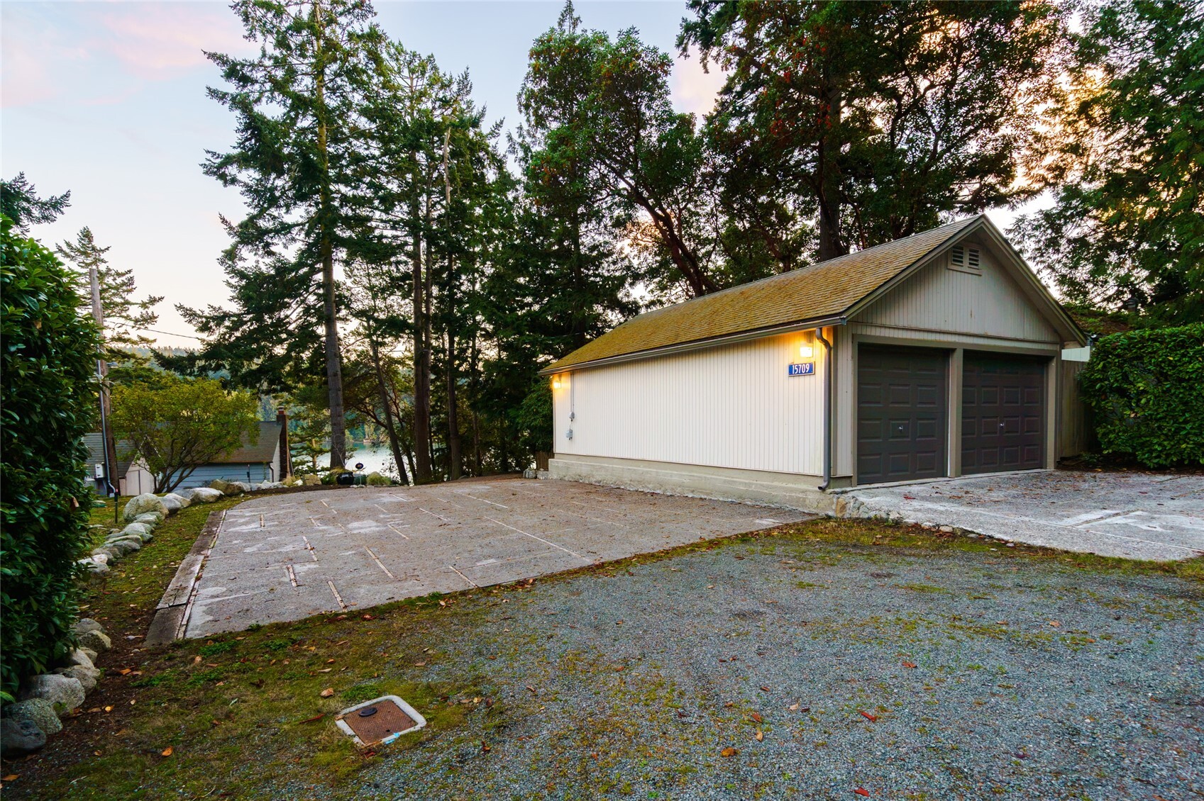15709 Yokeko Drive Property Photo 38