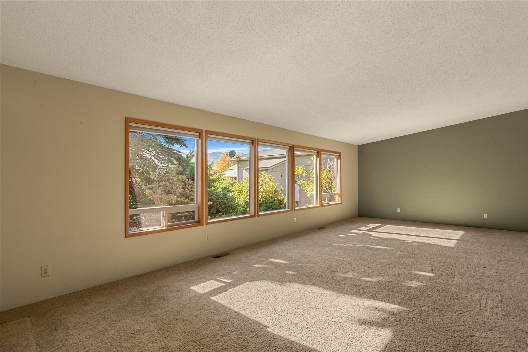 1719 Harris Place Property Photo 5