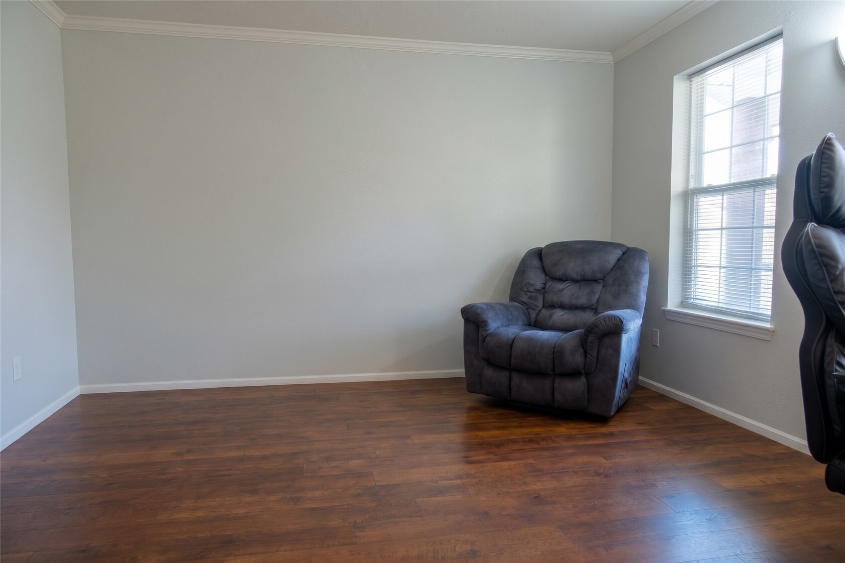 8255 Harborview Road Property Photo 9