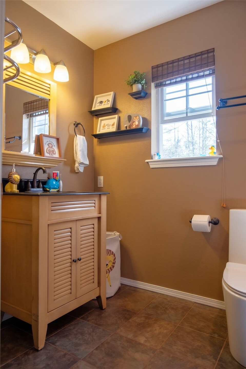 8255 Harborview Road Property Photo 19