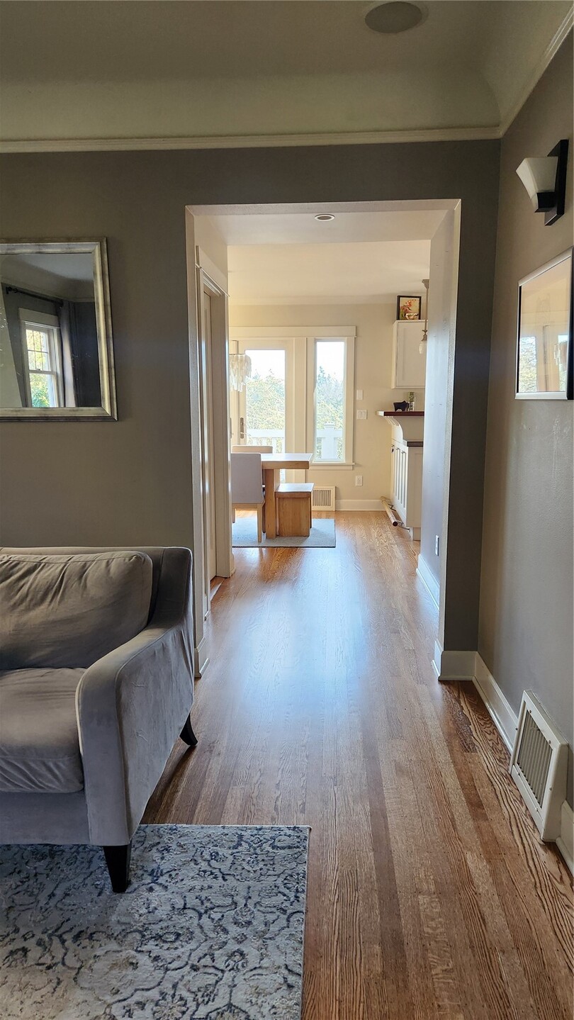 1210 25th Avenue Property Photo 12