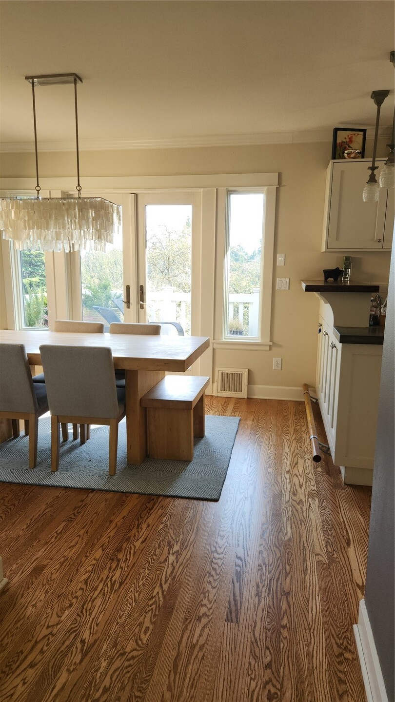 1210 25th Avenue Property Photo 13