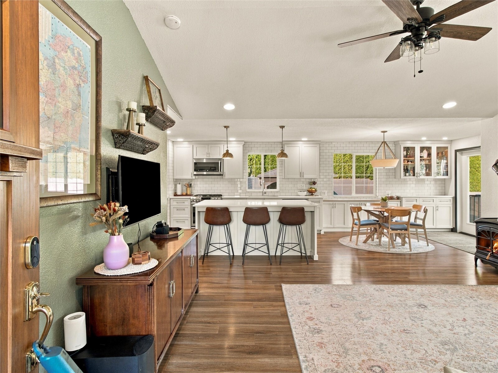 8318 Baird Road Property Photo 6