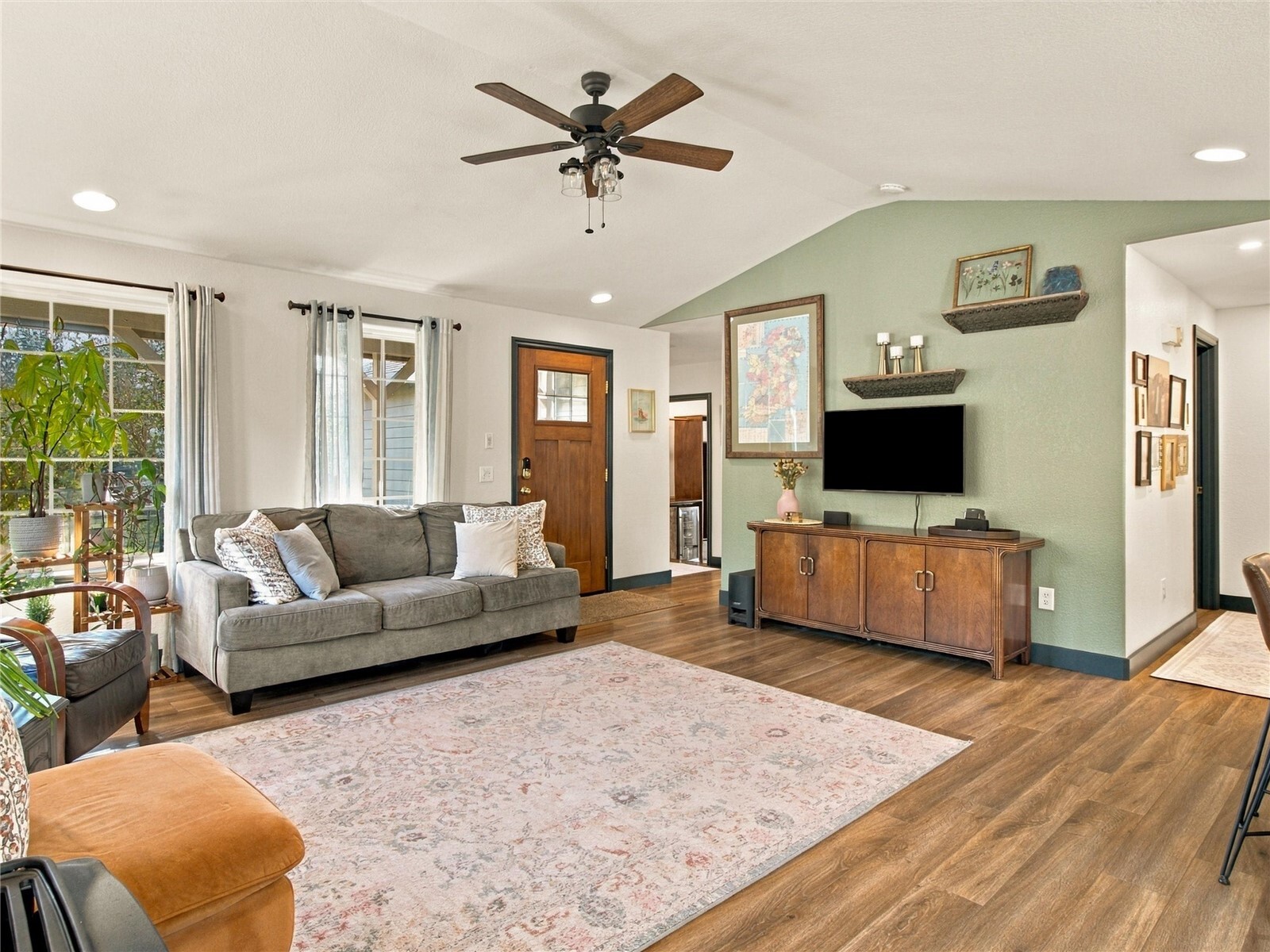 8318 Baird Road Property Photo 8