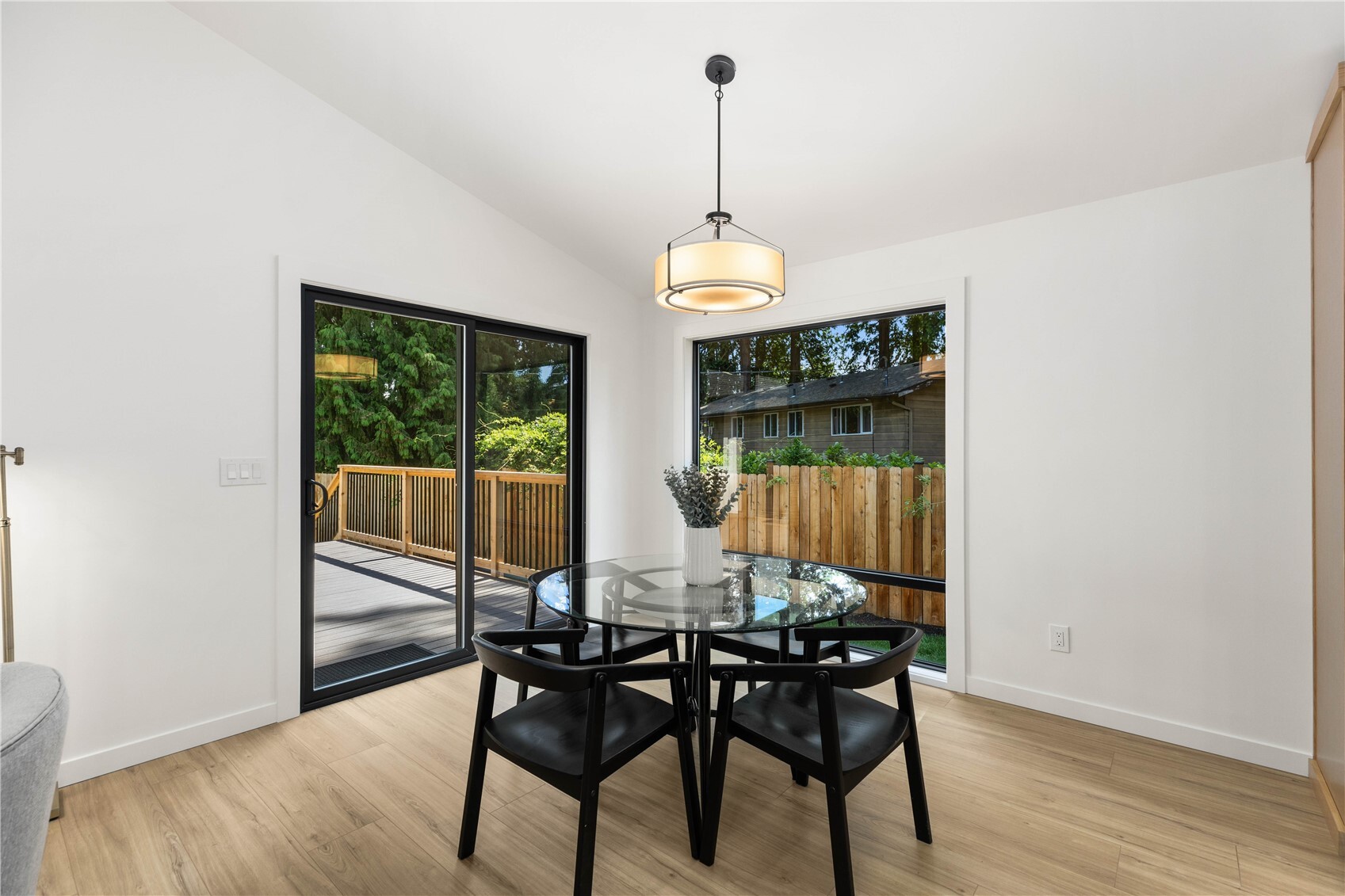 15729 Larch Way Property Photo 13