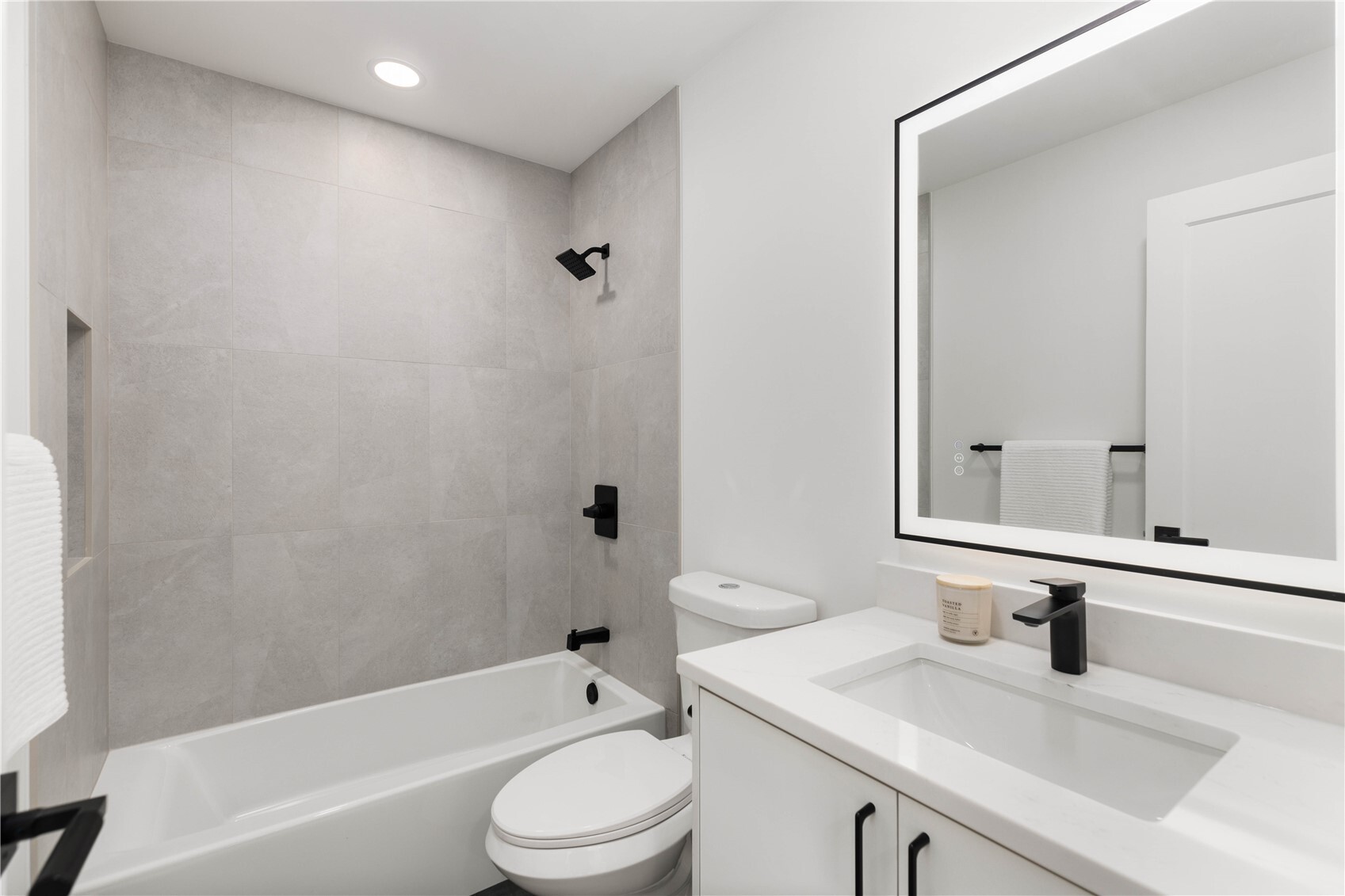 15729 Larch Way Property Photo 31