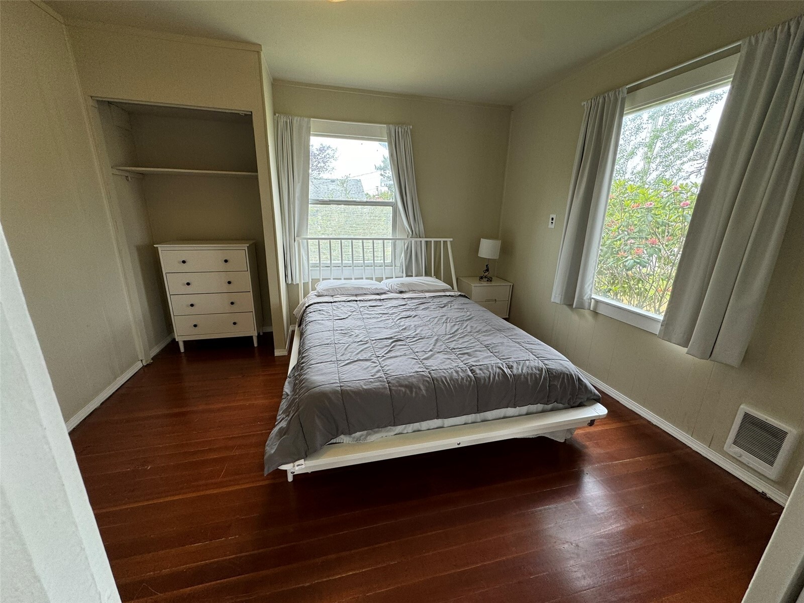 203 W Ocean Ave Property Photo 4