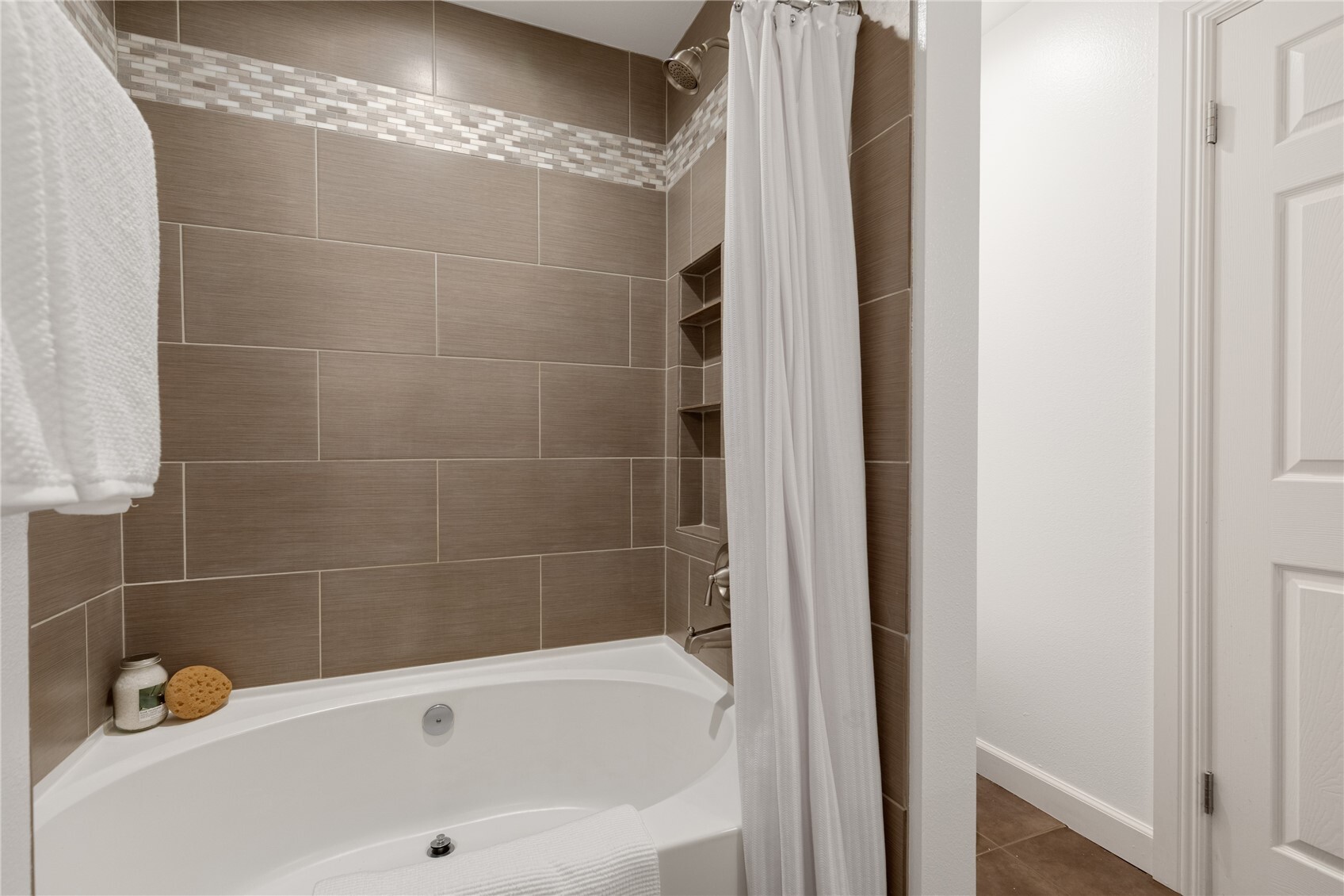 526 1st Avenue 420 Property Photo 27