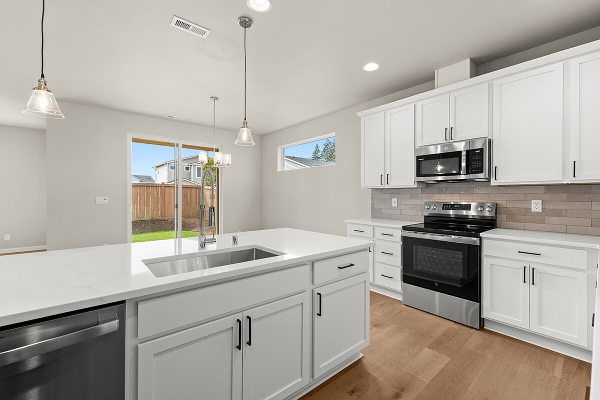 4342 72nd Drive Property Photo 10