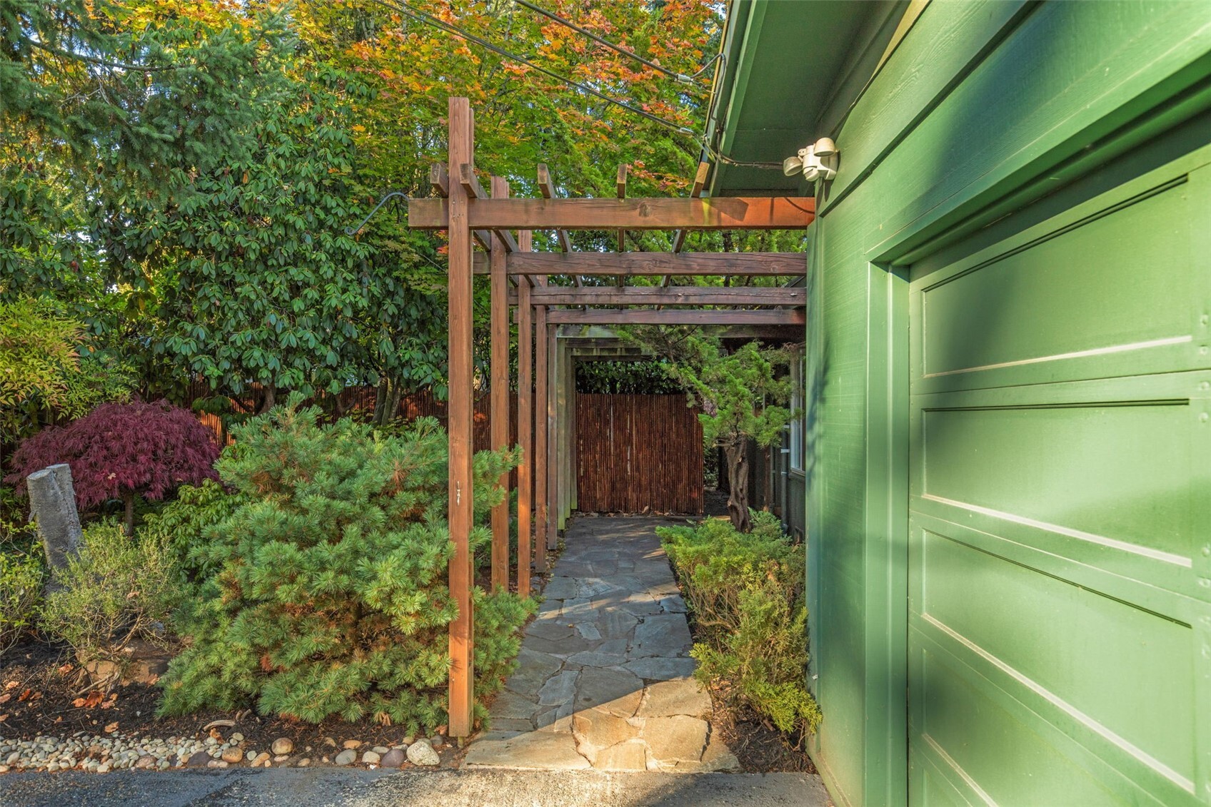 13524 Roosevelt Way Property Photo 2