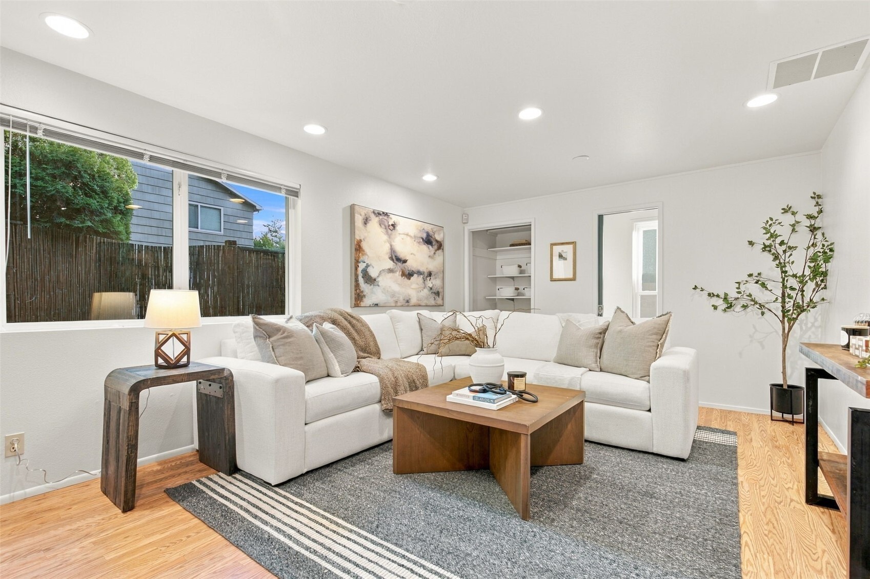 13524 Roosevelt Way Property Photo 16