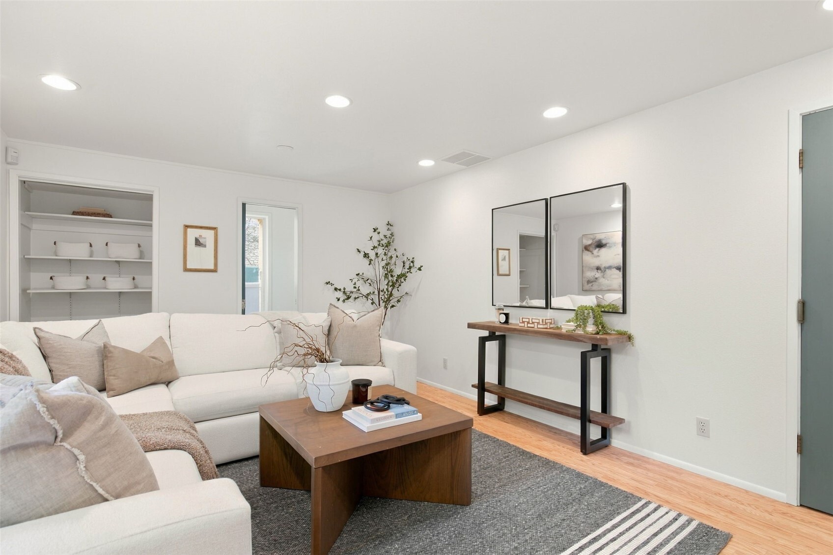 13524 Roosevelt Way Property Photo 17