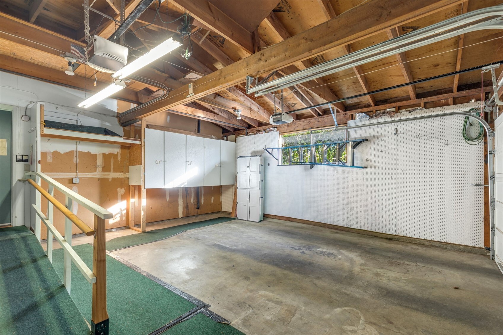 13524 Roosevelt Way Property Photo 32