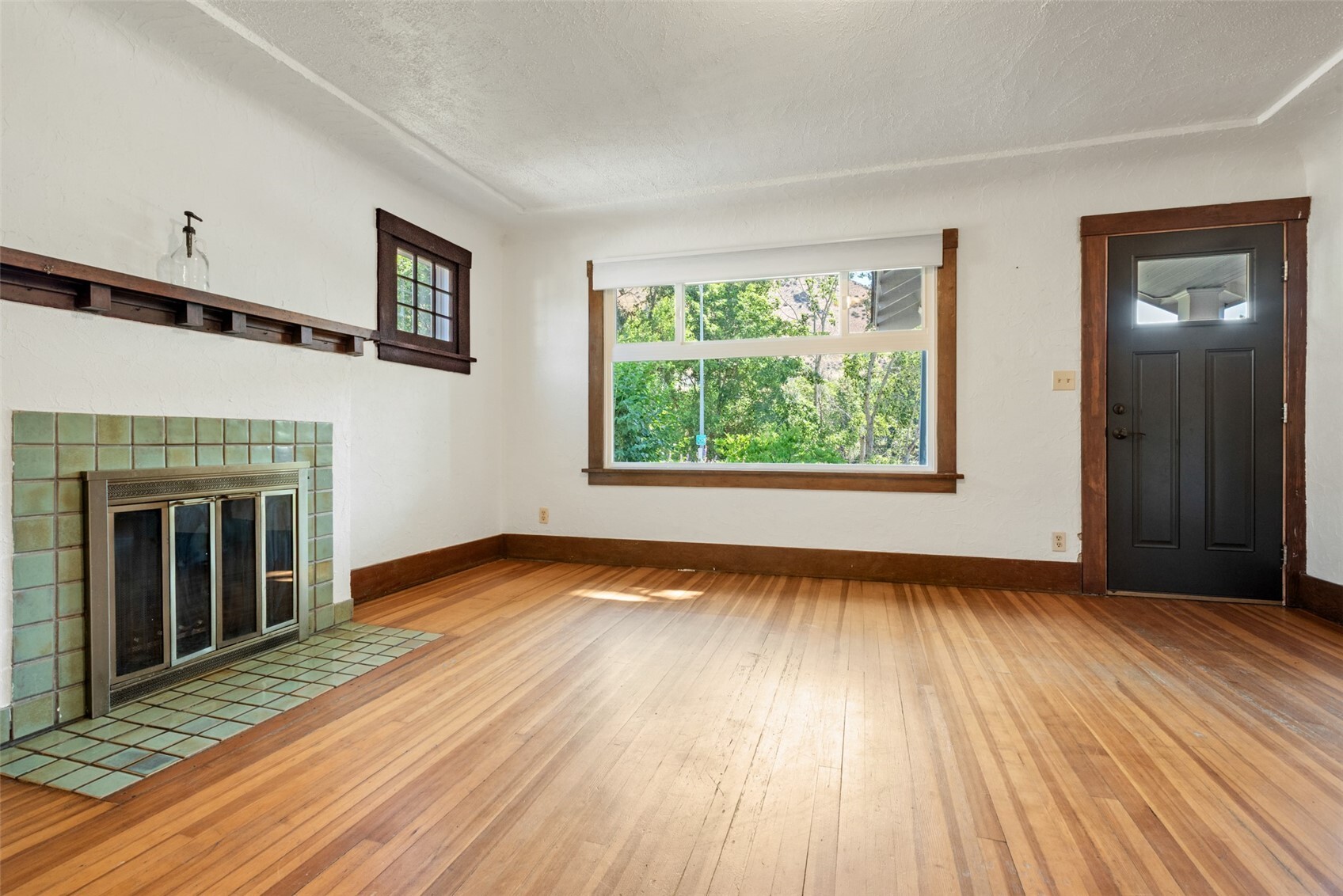 123 Riverfront Drive Property Photo 4
