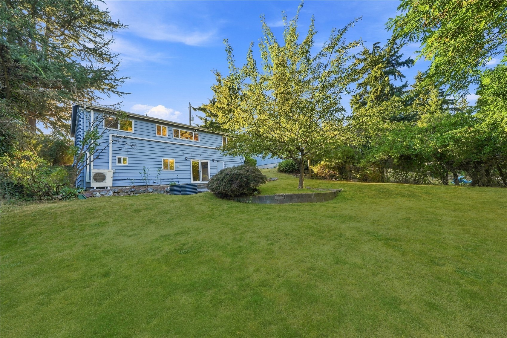11526 3rd Avenue Property Photo 2