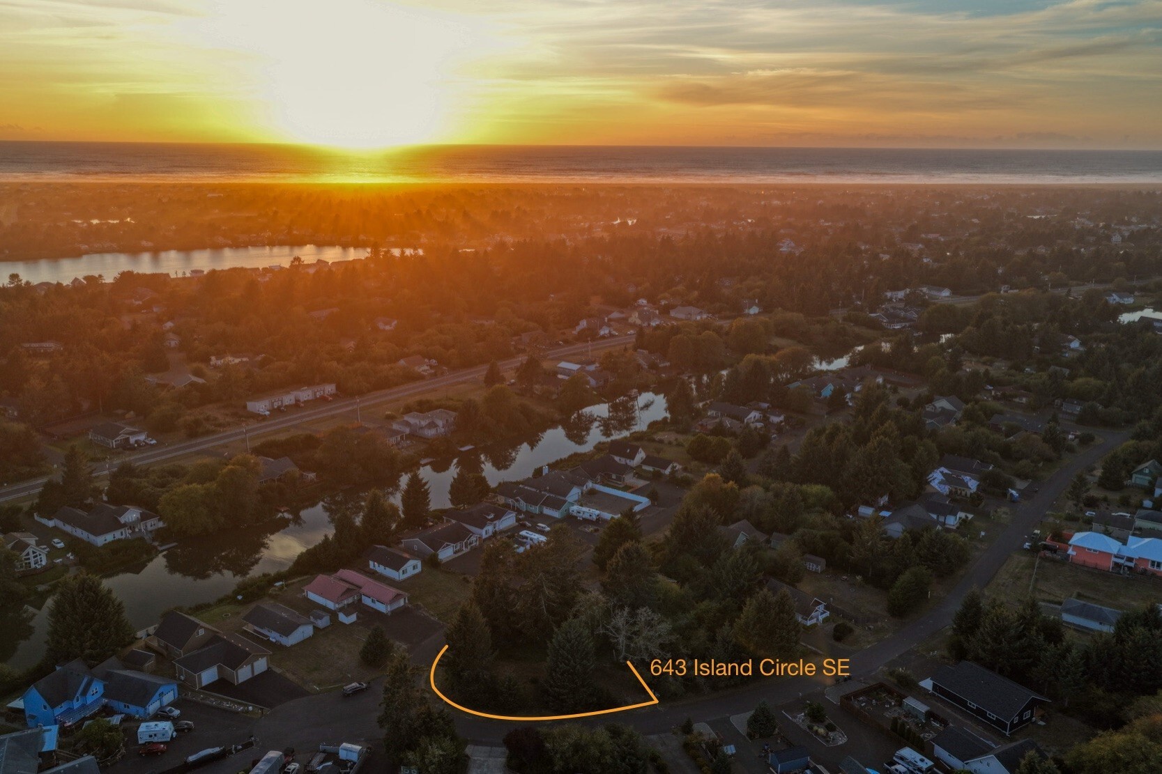 666 Island Circle Property Photo 2