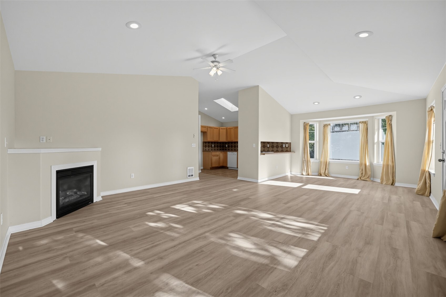 666 Island Circle Property Photo 6
