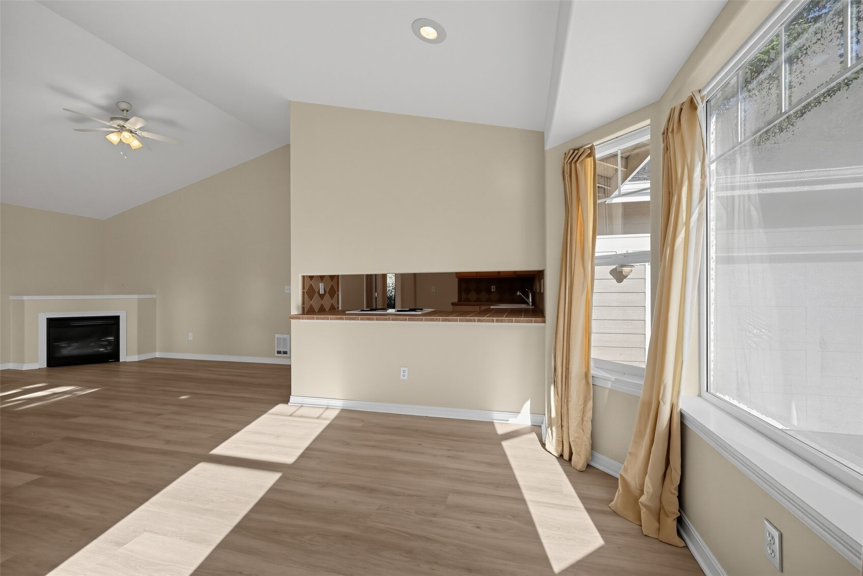 666 Island Circle Property Photo 10