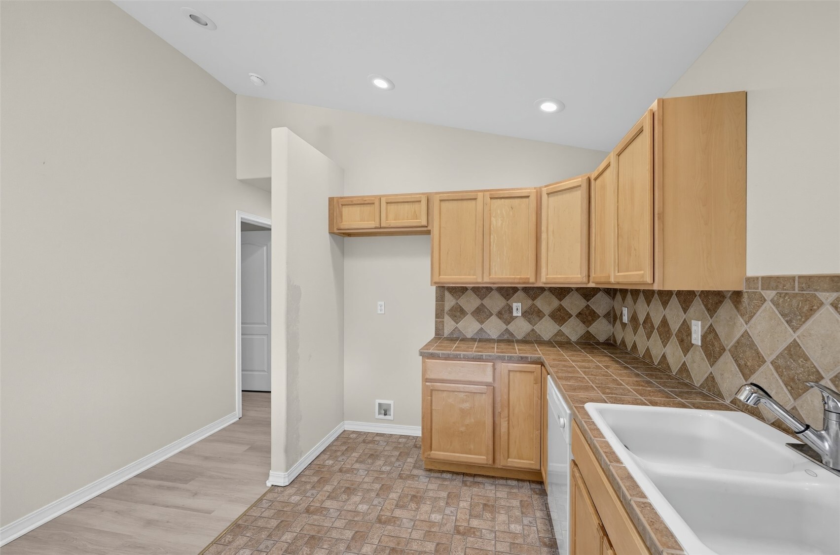 666 Island Circle Property Photo 11